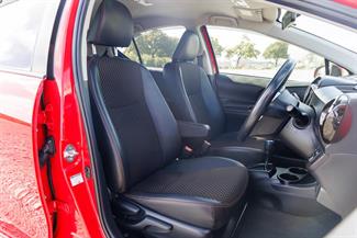 2015 Toyota AQUA - Thumbnail