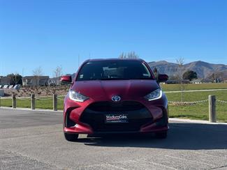 2020 Toyota Yaris - Thumbnail