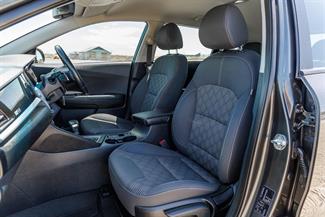 2022 Kia Niro - Thumbnail