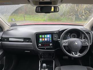 2022 Mitsubishi Outlander - Thumbnail
