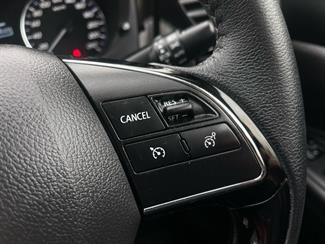 2022 Mitsubishi Outlander - Thumbnail