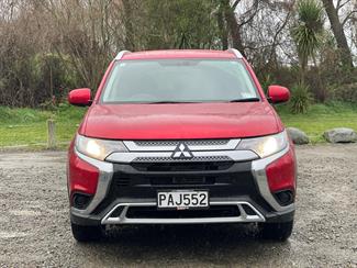 2022 Mitsubishi Outlander - Thumbnail