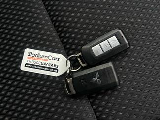 2017 Mitsubishi Outlander - Thumbnail