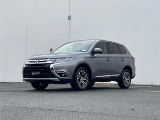 2017 Mitsubishi Outlander - Thumbnail