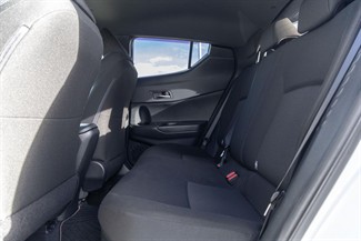 2017 Toyota C-HR - Thumbnail