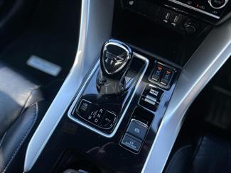 2022 Mitsubishi Eclipse Cross - Thumbnail