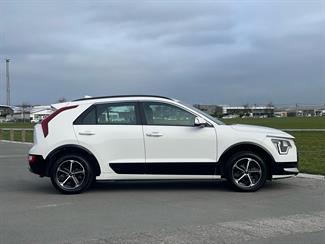 2023 Kia Niro - Thumbnail