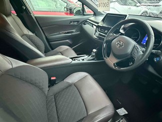 2017 Toyota C-HR - Thumbnail