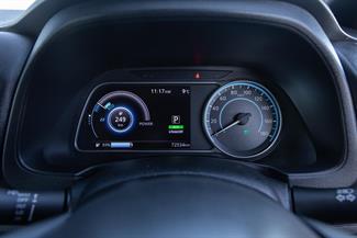 2017 Nissan LEAF - Thumbnail