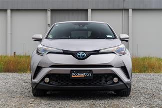2017 Toyota C-HR - Thumbnail