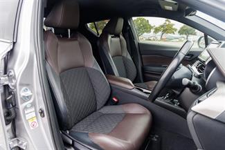 2017 Toyota C-HR - Thumbnail