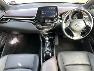 2017 Toyota C-HR - Thumbnail
