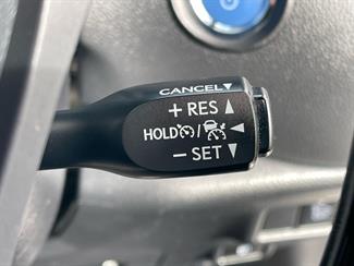2017 Toyota C-HR - Thumbnail