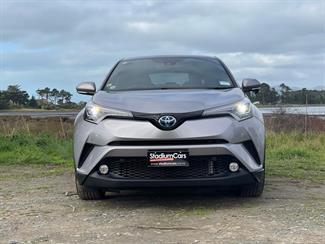 2017 Toyota C-HR - Thumbnail