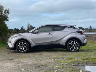 2017 Toyota C-HR - Thumbnail