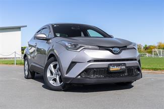 2017 Toyota C-HR - Thumbnail