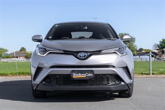 2017 Toyota C-HR - Thumbnail
