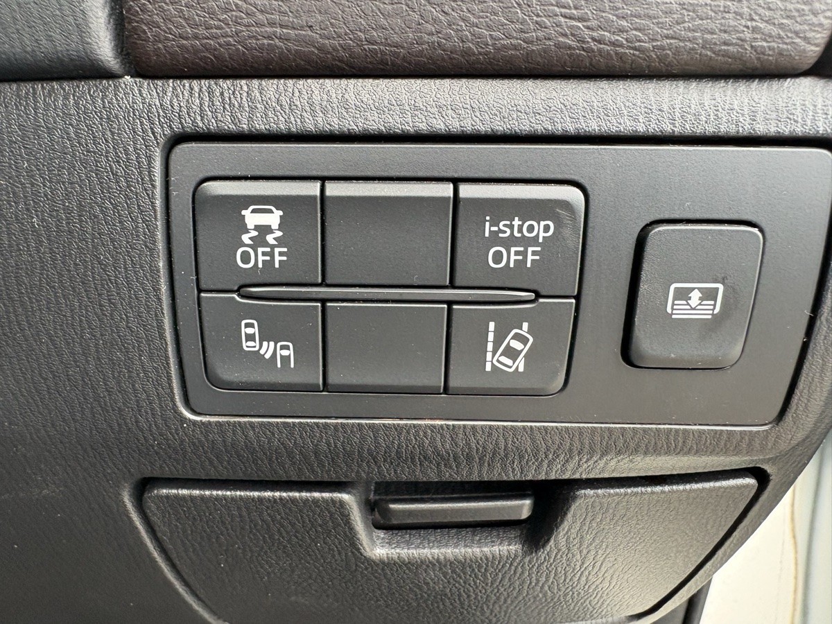 2016 Mazda Atenza