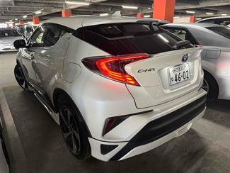 2017 Toyota C-HR - Thumbnail