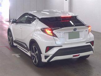 2017 Toyota C-HR - Thumbnail