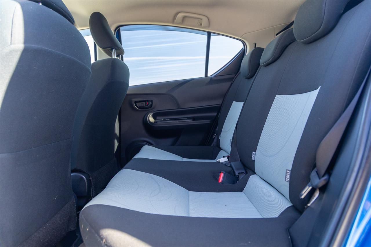 2013 Toyota AQUA