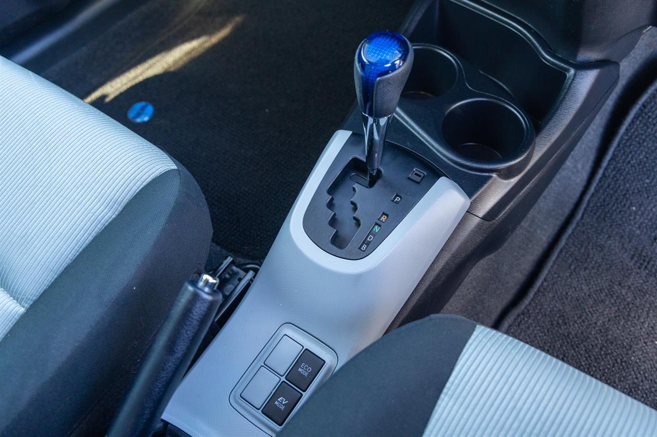 2013 Toyota AQUA