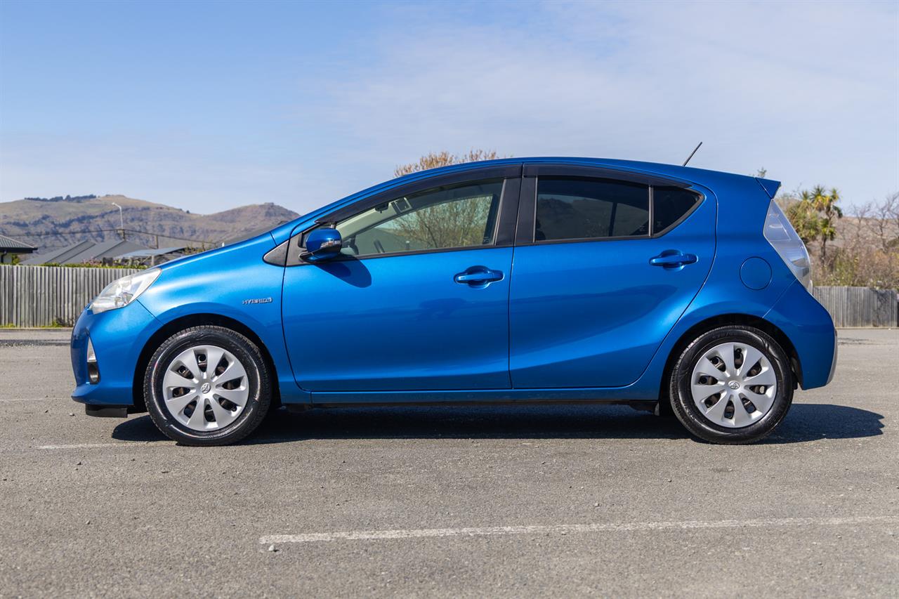 2013 Toyota AQUA
