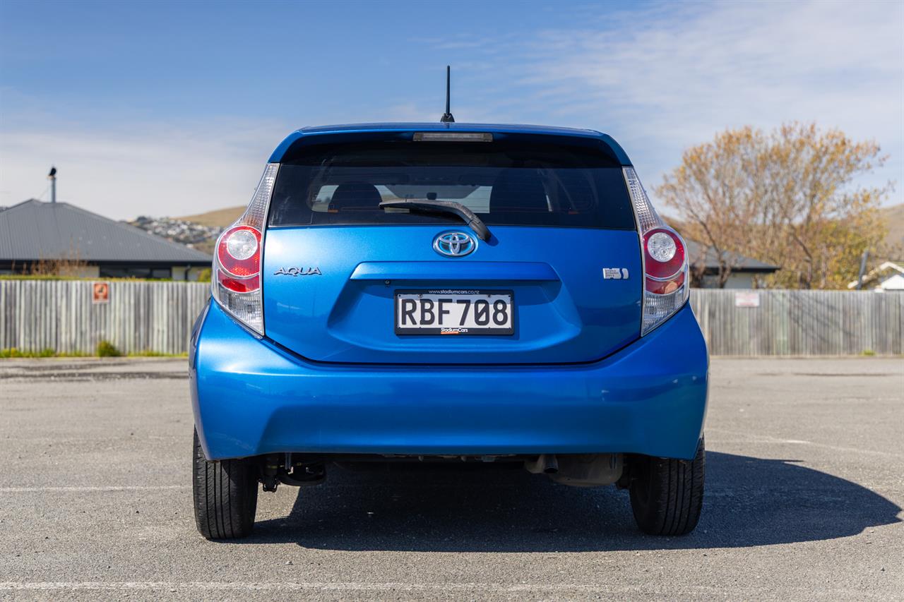 2013 Toyota AQUA