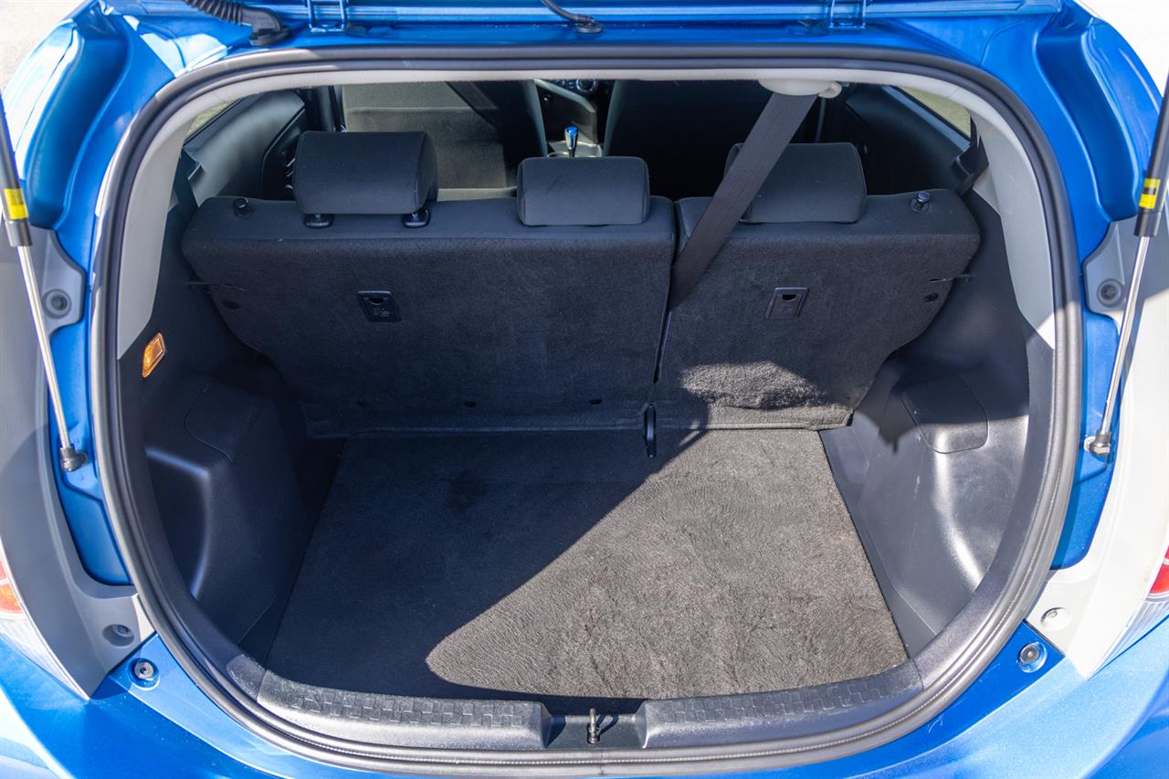 2013 Toyota AQUA