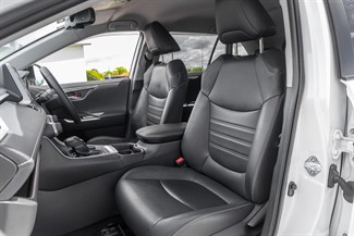 2019 Toyota RAV4 - Thumbnail