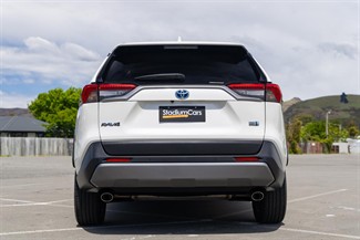 2019 Toyota RAV4 - Thumbnail