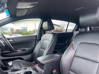2020 Kia Sportage - Thumbnail