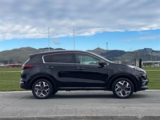 2020 Kia Sportage - Thumbnail