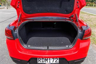 2016 Holden Commodore - Thumbnail