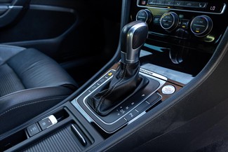 2017 Volkswagen Golf - Thumbnail
