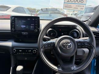 2022 Toyota Yaris - Thumbnail