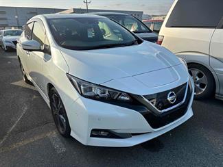 2017 Nissan Leaf - Thumbnail