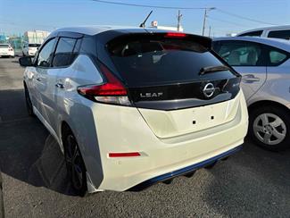 2017 Nissan Leaf - Thumbnail