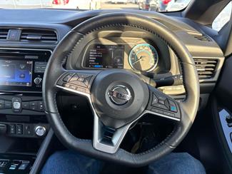 2017 Nissan Leaf - Thumbnail