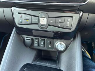 2017 Nissan Leaf - Thumbnail