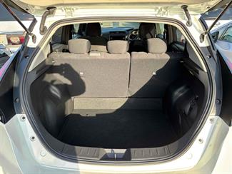 2017 Nissan Leaf - Thumbnail