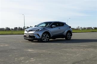 2017 Toyota C-HR - Thumbnail
