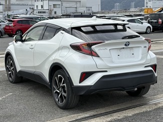 2017 Toyota C-HR - Thumbnail