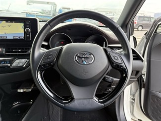 2017 Toyota C-HR - Thumbnail