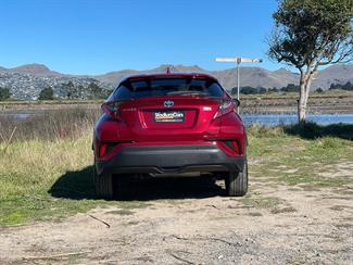 2019 Toyota C-HR - Thumbnail
