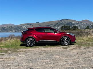 2019 Toyota C-HR - Thumbnail