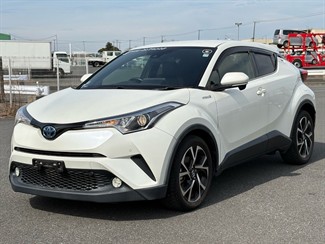 2017 Toyota C-HR - Thumbnail