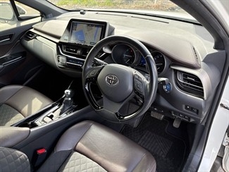 2017 Toyota C-HR - Thumbnail