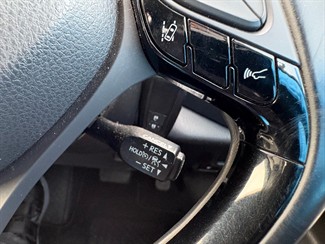 2017 Toyota C-HR - Thumbnail