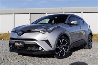 2017 Toyota C-HR - Thumbnail